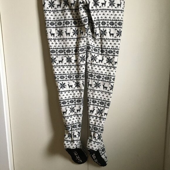 La Vie En Rose Soft Fleece Hooded Reindeer and Snowflake Onesie - Picture 10 of 16